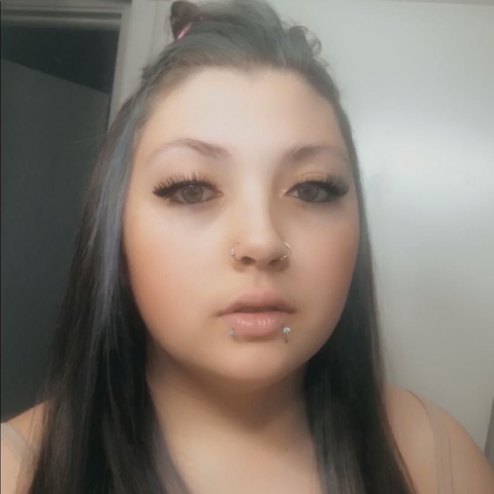 Meet your Posher, Jade